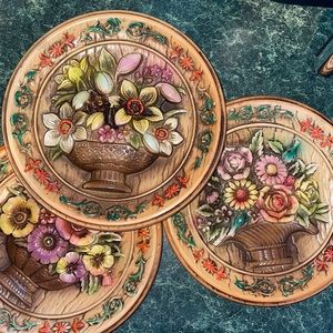 Vintage Napcoware Made in Japan 3D Wall Décor Hanging  Flowers Plate.😍